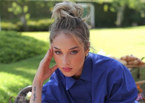 Influencer vira meme após comprar bolsa de R$ 24 mil parecida com toalha