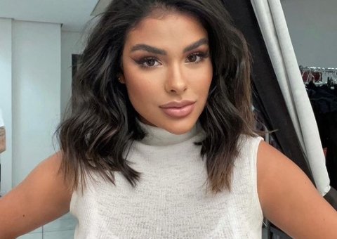 Ex-BBB Munik se arrepende de ter colocado silicone e relembra problemas de saúde 