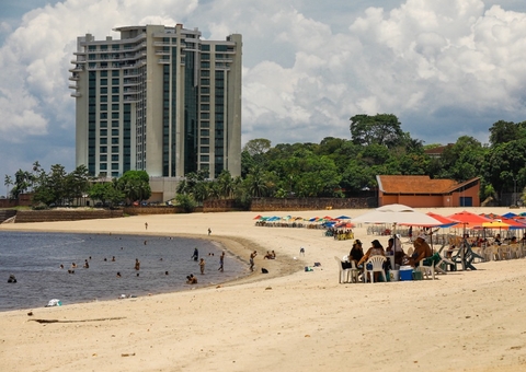 Praia da Ponta Negra será liberada para banhistas todos os dias em Manaus