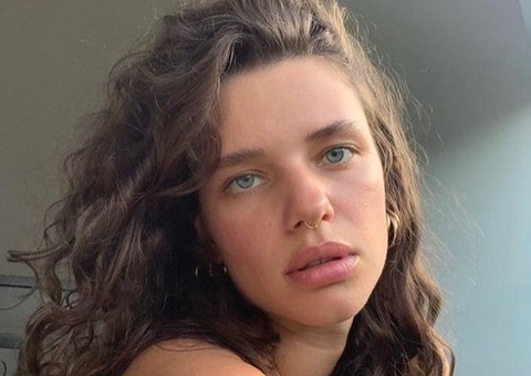 Bruna Linzmeyer completa 29 anos e ganha declaração da namorada 