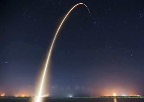 Nova equipe de astronautas chega à Estação Espacial Internacional
