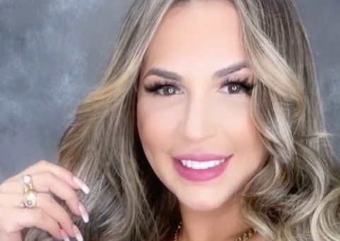 Deolane é xingada em show de funkeiro; Veja vídeo 