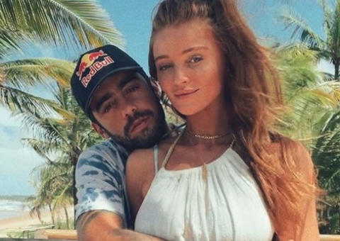 Pedro Scooby compartilha foto de Cintia Dicker nua