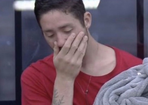 Rico encontra jaqueta rasgada por Dayane e fica em choque; Vídeo