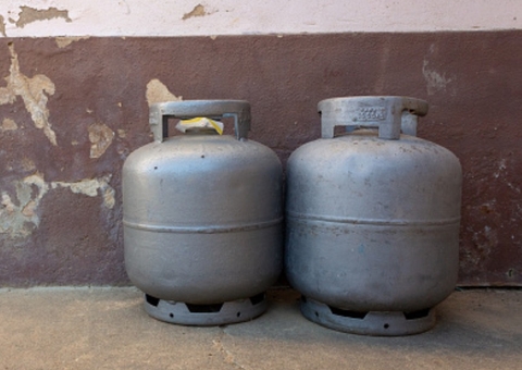 Projeto do vale-gás para famílias de baixa renda é sancionado por Bolsonaro