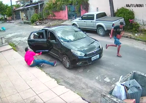 Vídeo mostra advogado tentando escapar da morte ao ser esfaqueado em Manaus