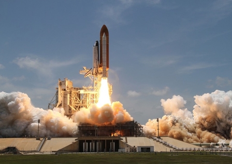 Virgin Galactic faz sorteio para participar de viagem espacial 