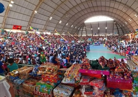 Aglomeração e poucas pessoas vacinadas causam surto de covid em município do Amazonas