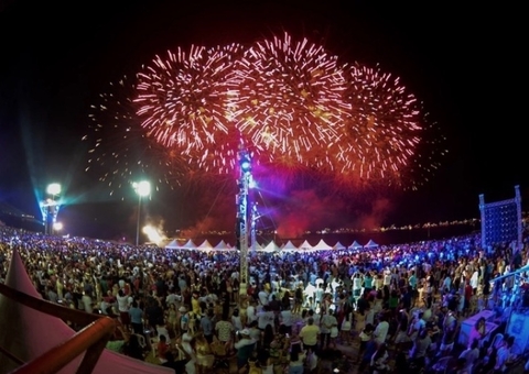 Justiça analisa pedido de cancelamento de Réveillon e Carnaval em Manaus  