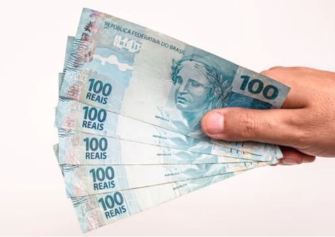 14º, 15º e 16º salários são pagos a servidores da educação de Coari