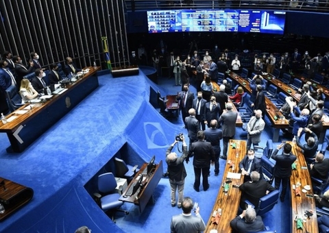Senado aprova relatório da PEC dos Precatórios em 1º turno por 64 votos a 13