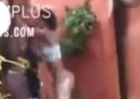 MC Gui fica excitado ao abraçar Aline: ‘olha pra baixo’; vídeos