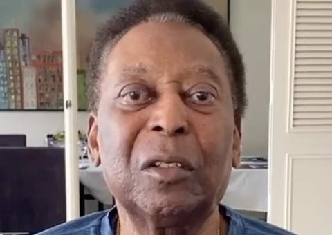Pelé volta a ser internado em hospital de São Paulo