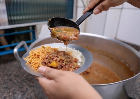 Prefeitura de Manaus se pronuncia após vereador denunciar produtos vencidos em escolas