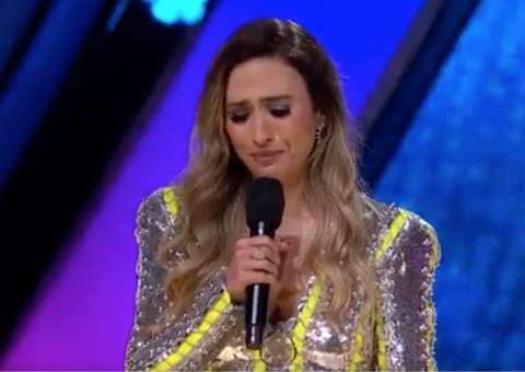 Tatá Werneck chora em homenagem a Paulo Gustavo e Marília no Prêmio Multishow