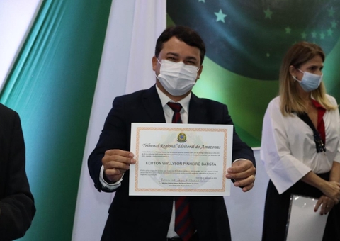 “O povo não se rendeu”, afirma Keitton Pinheiro durante diplomação