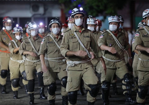 Governador do Amazonas anuncia aumento salarial para mais de 250 de bombeiros