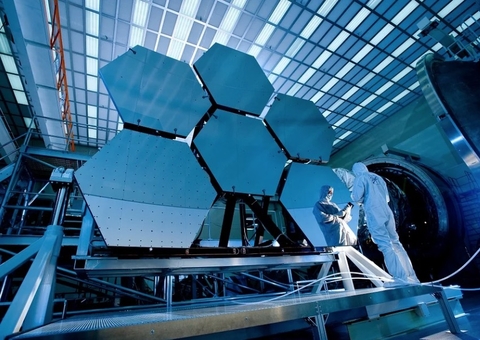 Lançamento do telescópio espacial James Webb é adiado mais uma vez