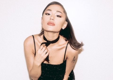 Ariana Grande surge irreconhecível, causa polêmica e desativa Twitter 
