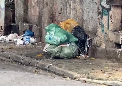 No Natal, corpo é encontrado em saco de lixo no Centro de Manaus