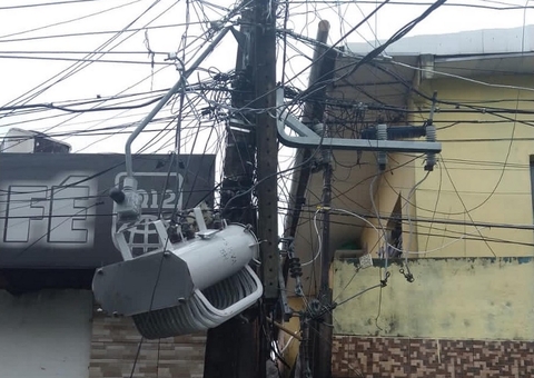 Falta de energia atinge 380 mil pessoas em Manaus após temporal