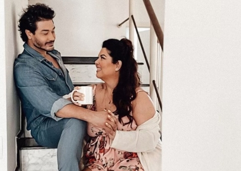 Fabiana Karla anuncia fim de casamento com Diogo Mello 