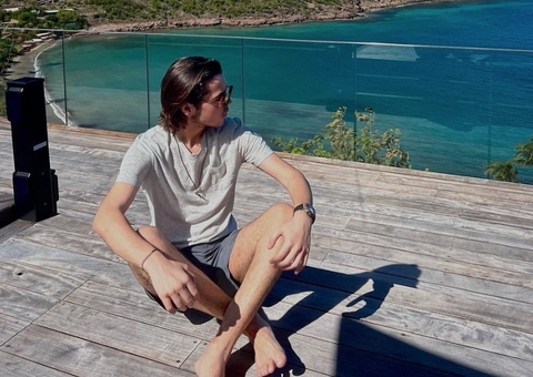 Aos 17, filho de Faustão pilota avião e leva affair milionária para réveillon no Caribe