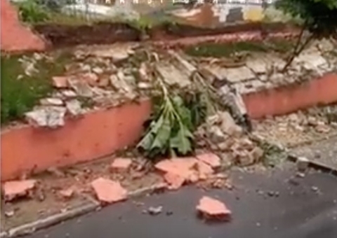 Muro de cemitério de Manaus desaba após chuva; vídeo