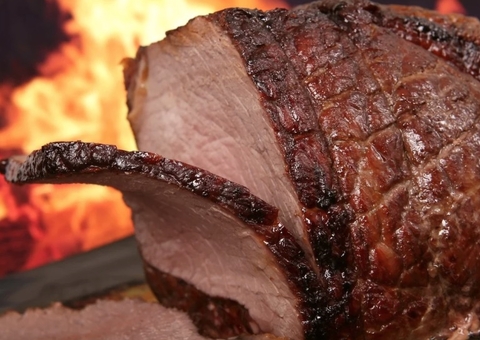 Ruralistas marcam churrascos no Bradesco após vídeo contra carne