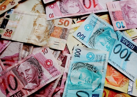 Entra em vigor o novo salário mínimo de R$ 1.212