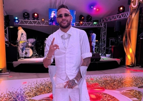 Neymar reúne famosos em festa de Réveillon em mansão 