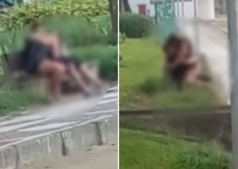 Casal dispensa motel e faz sexo em plena luz do dia em banco de orla; Vídeo