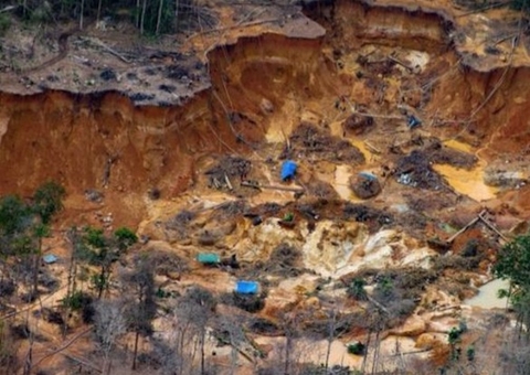 Desvio de combustível da aviação mantém garimpeiros na terra indígena Yanomami, diz PF