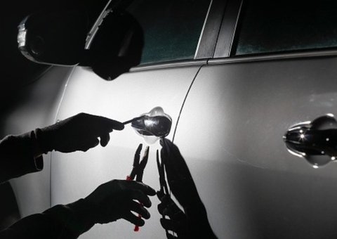 Homem forja furto de carro para ficar com dinheiro do seguro e se dá mal