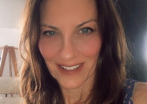 Filha de apresentadora morre aos 18 anos por complicações da covid-19 