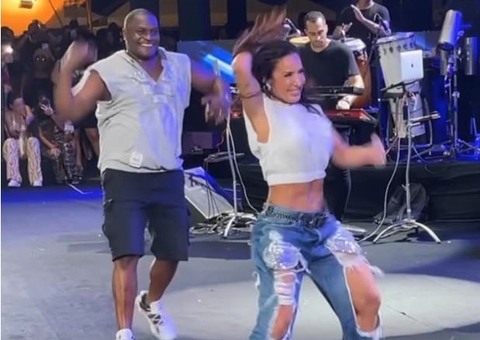 Scheila Carvalho e Jacaré dançam juntos e levam fãs de É o Tchan à loucura