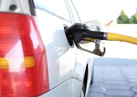 Petrobras anuncia aumento nos preço da gasolina e do diesel 