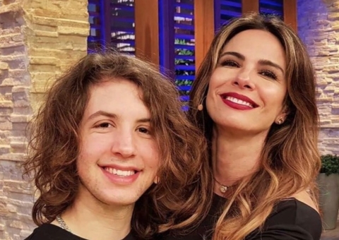 Luciana Gimenez se irrita com perguntas sobre sexualidade do filho, Lucas Jagger 