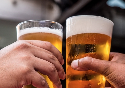 Brasileiro bebeu mais, ganhou peso e fez menos exercício físico na pandemia