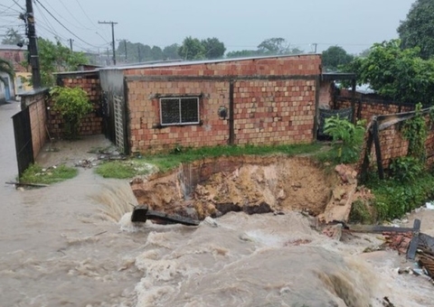 Em vídeos, moradores mostram estragos da chuva no Tarumã em Manaus