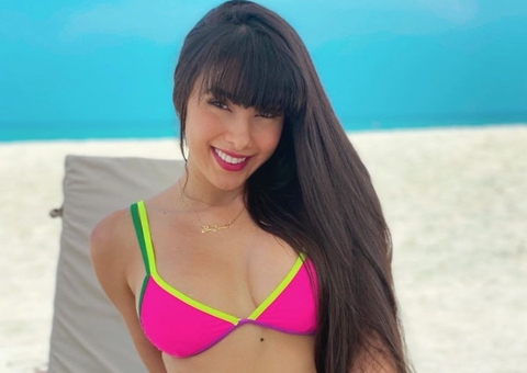 Juliana Bonde lança música polêmica e cita famosos: 'pega piriquita escondido'