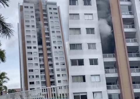 Apartamento pega fogo em condomínio de luxo na Efigênio Sales, em Manaus 