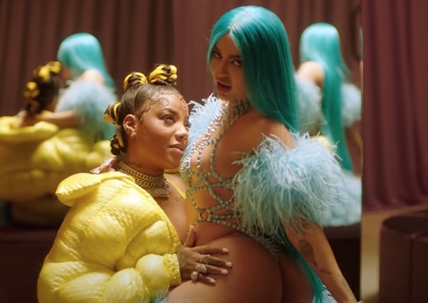 Luíza Sonza rebola ‘sentada’ em Ludmilla em clipe de “Café da Manhã”; veja