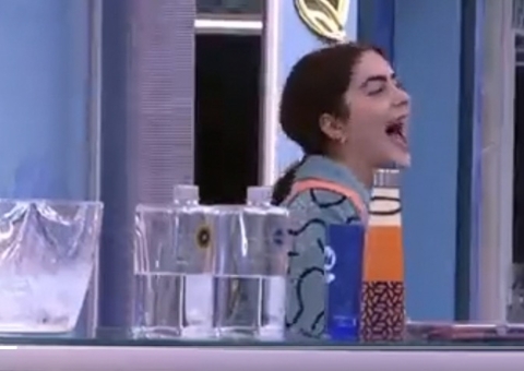 Líder pela 2ª vez, Jade ri e admite que trolou Arthur ao entregar pulseira do Vip