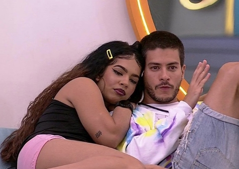 BBB22: Maria abraça e consola Arthur após paredão e choca internautas