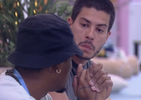 BBB22: PA descobre que Arthur foi alvo de fofoca de Jade e Laís; vídeo
