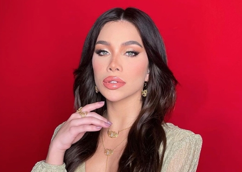 Flávia Pavanelli retira preenchimento labial e choca com resultado