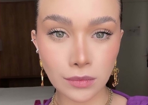 Flávia Pavanelli explica motivo de retirar preenchimento labial 