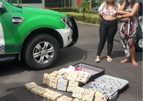 Vídeo: Mulheres são presas com carga de drogas em malas no Aeroclube em Manaus
