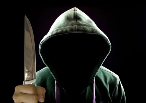 Mulher tem casa invadida, tenta fugir e é morta a facadas no interior do Amazonas